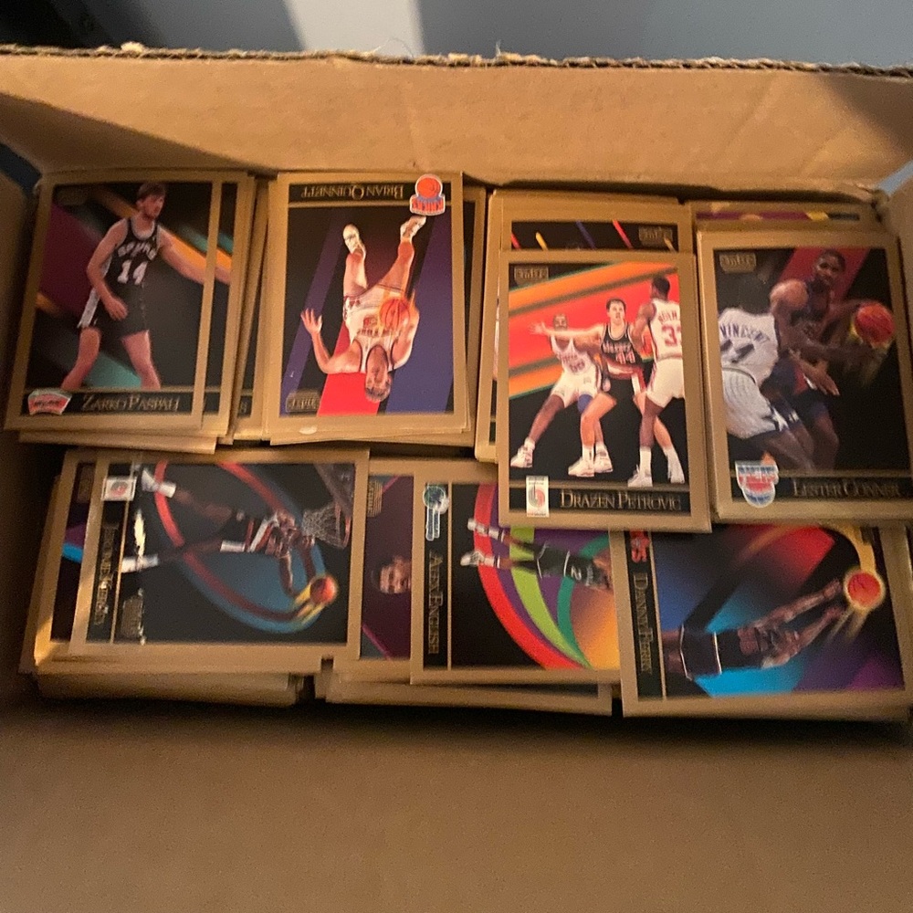 1990 NBA skybox box of cards 1000+ cards